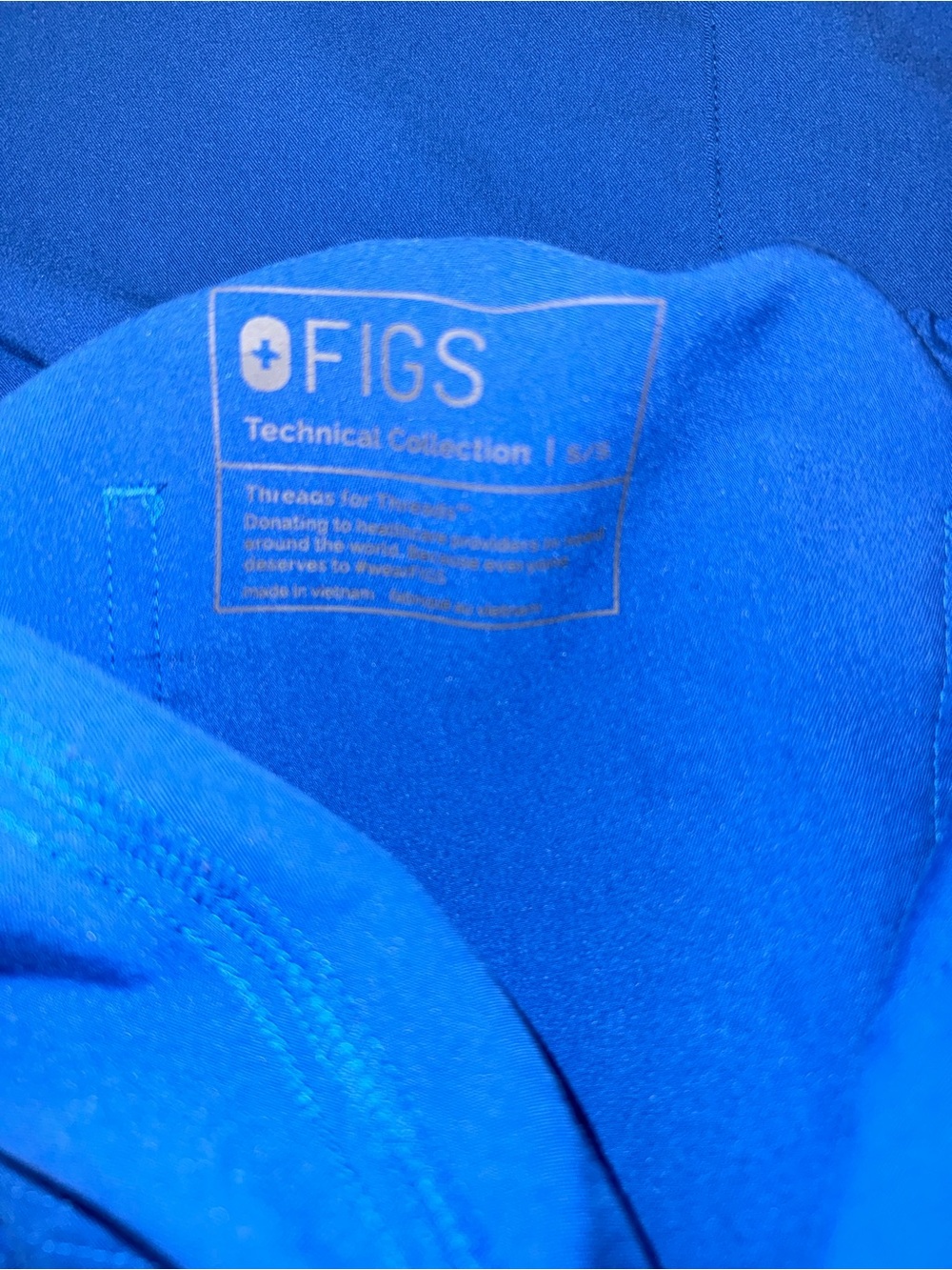 Figs Blue Scrub Set Size Small Top & Small Short Bottom - Picture 3 of 7